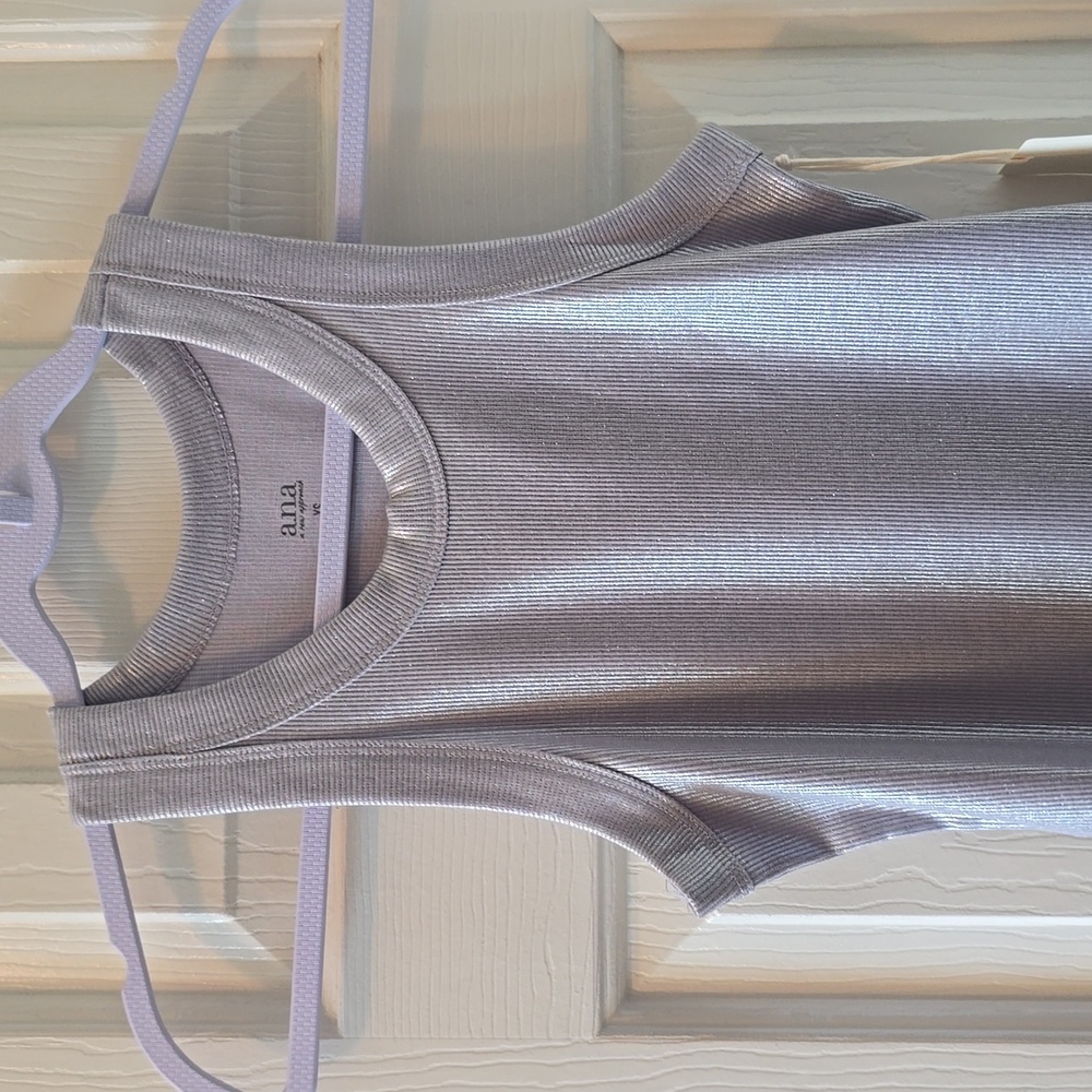 A.N.A BRAND WOMENS SPARKLING  SHINY SHIMMERING SILVER SUMMER TANK TOP SIZE XS